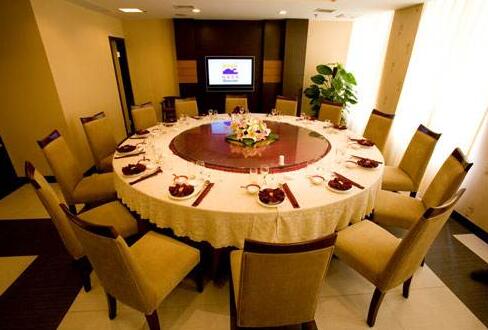 青島酒店桌椅批發(fā)采購哪家好？